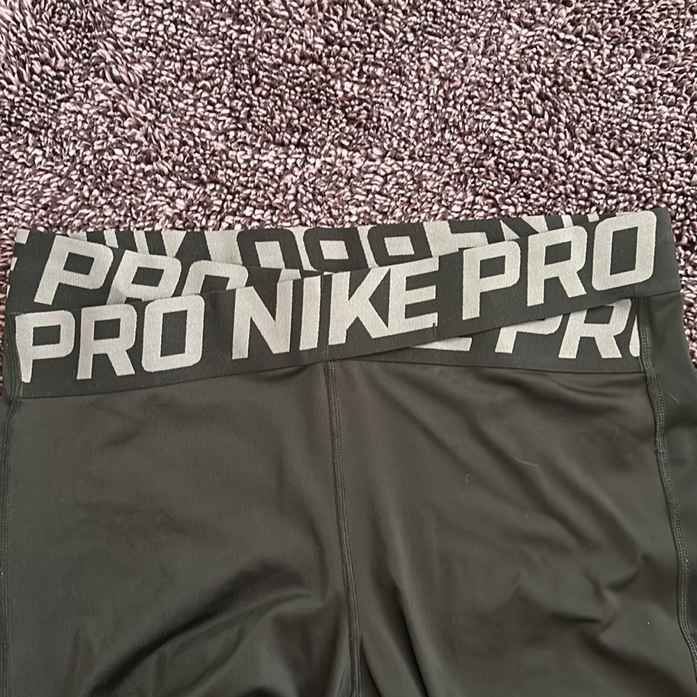 Nike Pro 26” Inseam Dri-Fit Leggings! - Picture 2 of 4